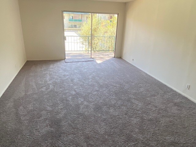 Building Photo - 5460 White Oak Ave