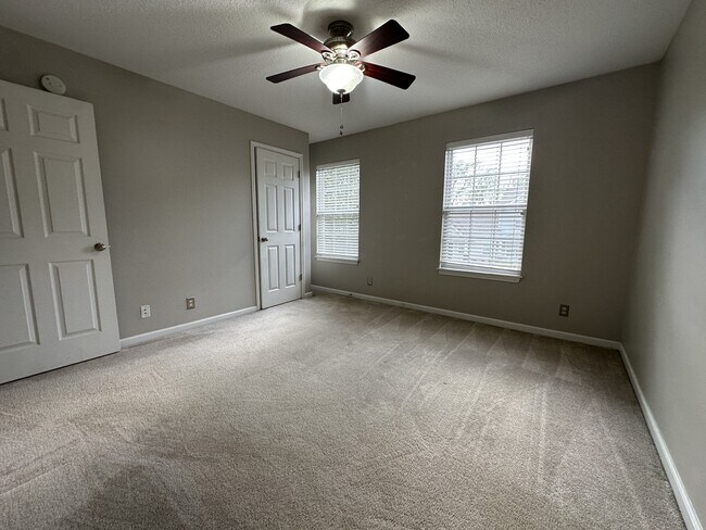 Building Photo - 122 Alexander Blvd