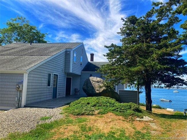 Building Photo - 24 Nauyaug Point Rd