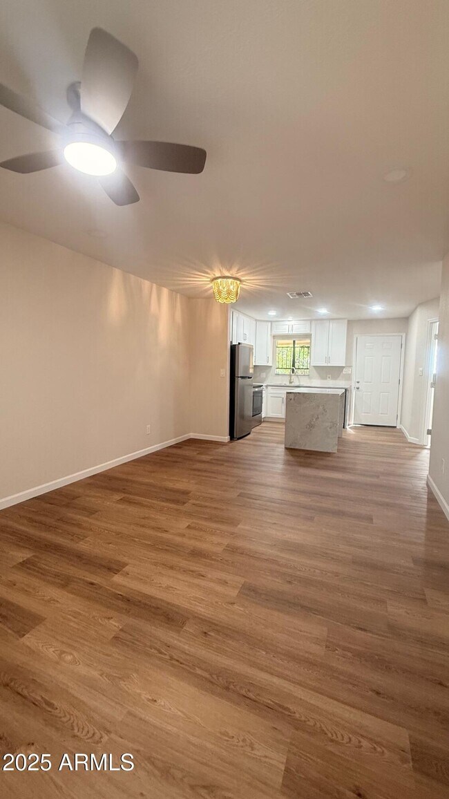 Building Photo - 3131 W Cochise Dr