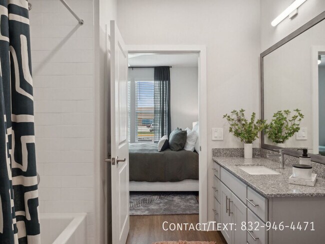 Building Photo - 8 Weeks Free Rent + Up to $1,000 GC!