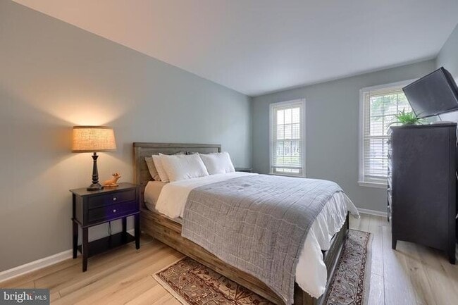 Building Photo - Lovely Elizabethtown Cape offers 3 bedroom...