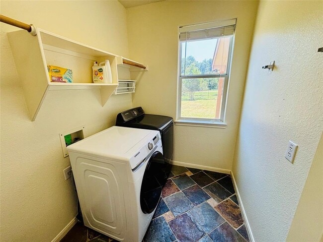 Building Photo - 4430 Pasada Ln
