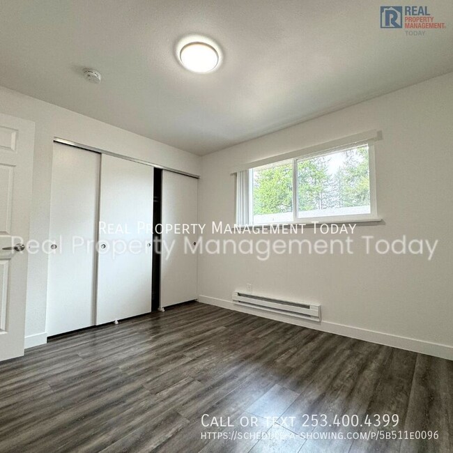 Building Photo - 4417 76th Ave W