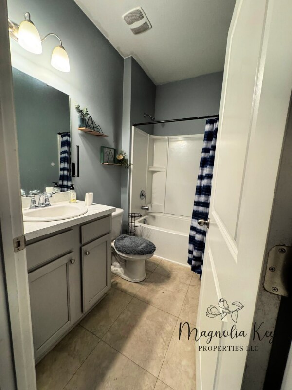 Building Photo - 599 Hay Hill Ln