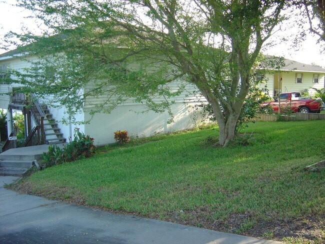 Building Photo - 227 Lake Rachard Blvd