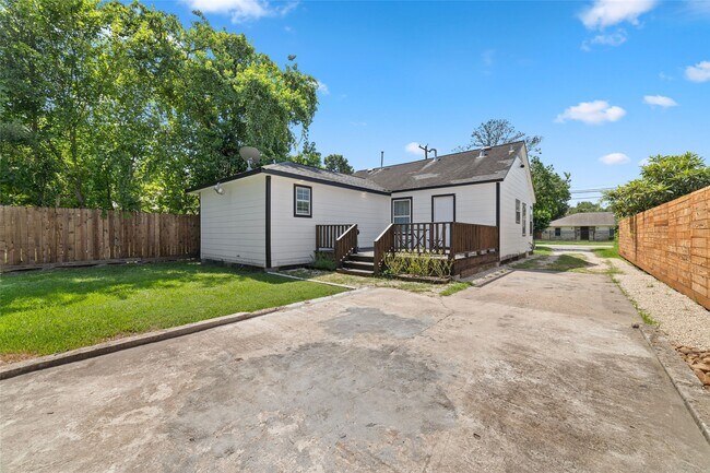 Building Photo - 617 Frisco St