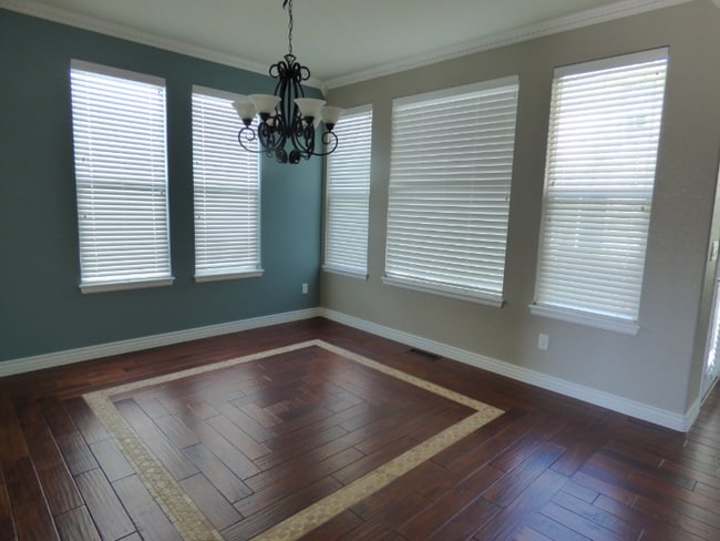 Building Photo - "Charming 3-Bed, 3-Bath Gem with 2604 Sq Ft of Comfort in Highlands Ranch!"