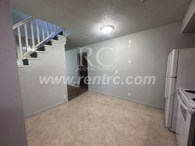 Building Photo - 15986 Arrowhead Rd