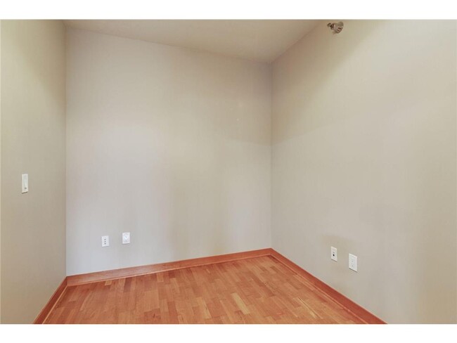 Building Photo - 317 Groveland Ave