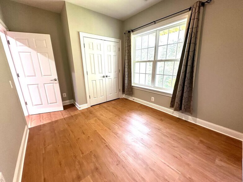 Building Photo - 42668 Keiller Ter