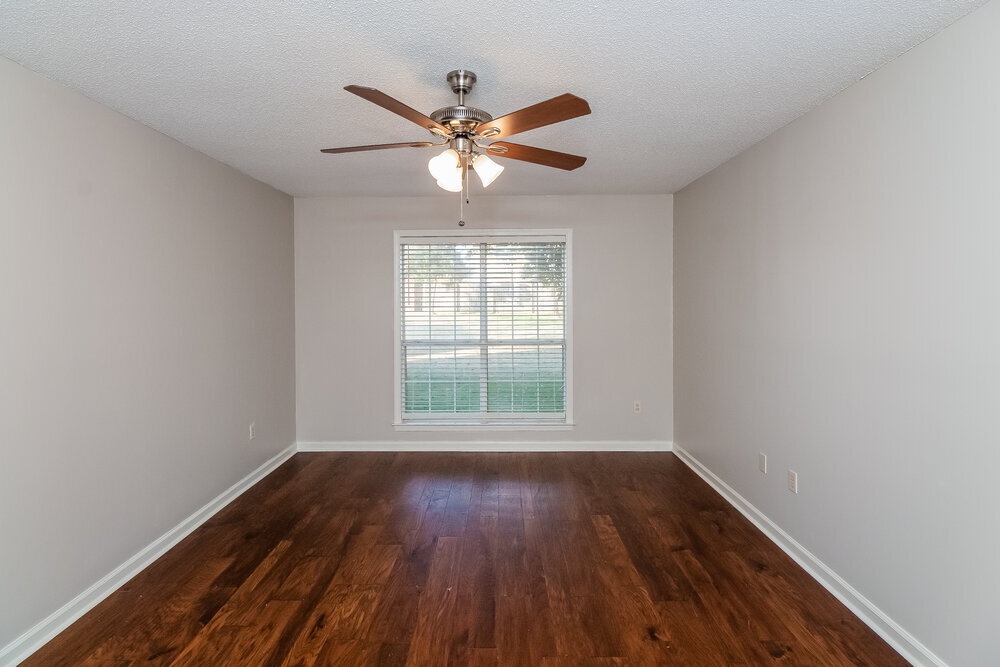 Building Photo - 5996 Southbend Ln