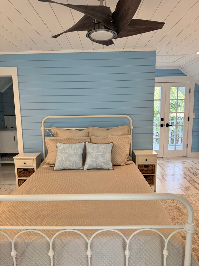 Building Photo - 2732 Weeks Ave