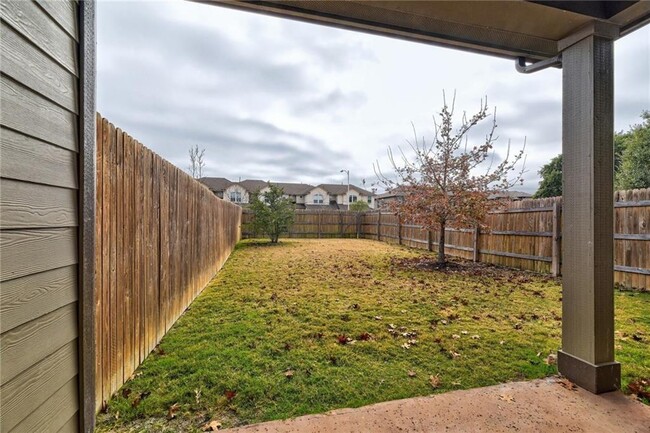 Building Photo - 13400 Briarwick Dr