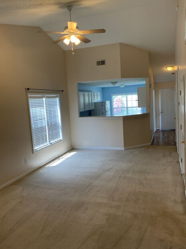Building Photo - 127 Linville Ct