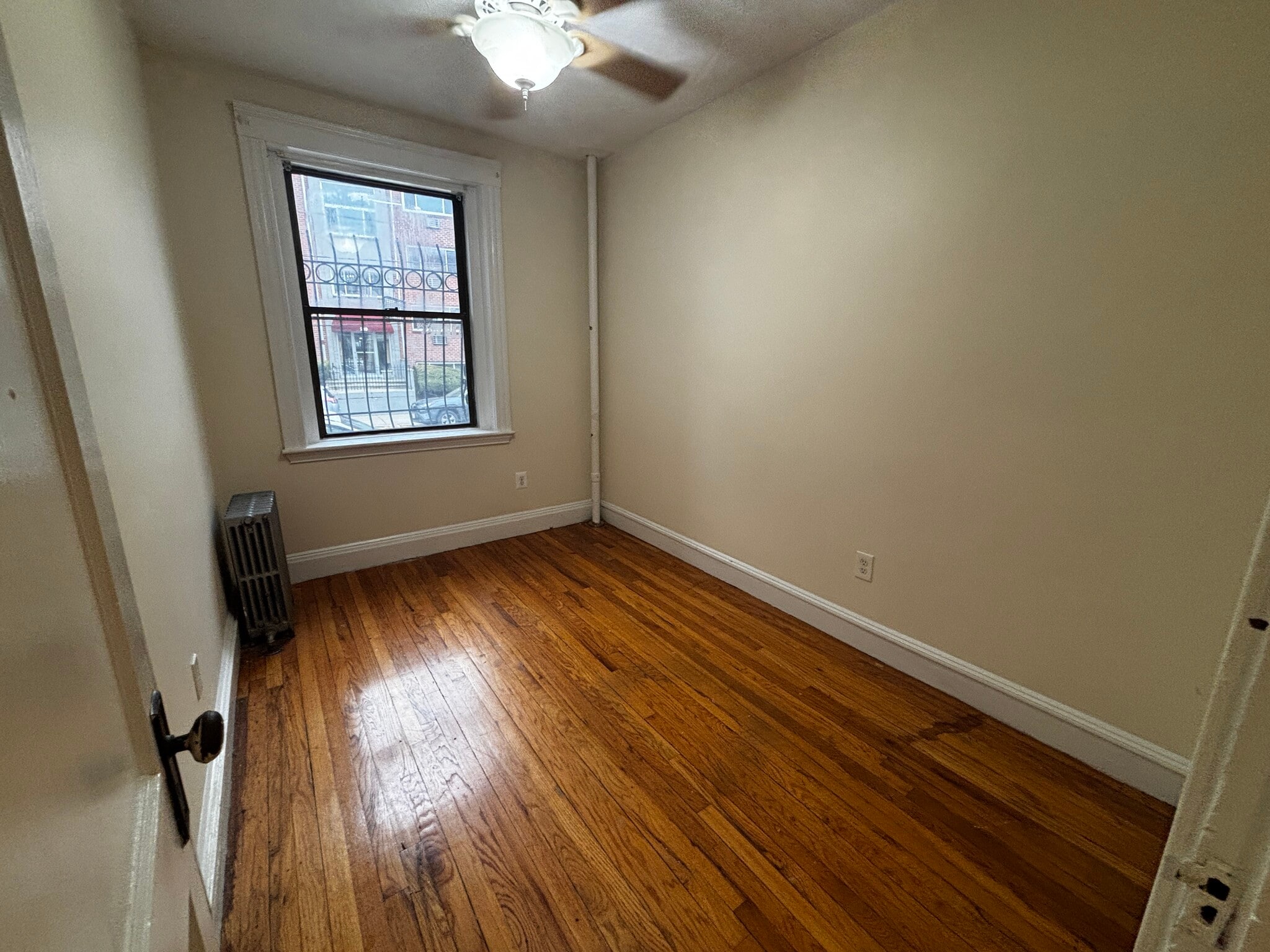 Building Photo - 213 Kelton St