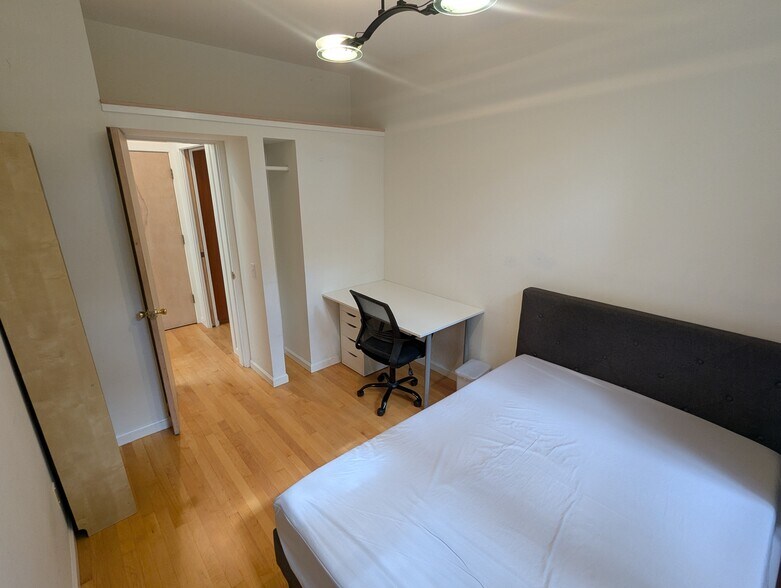 1st floor bedroom - 2346 Cedar St