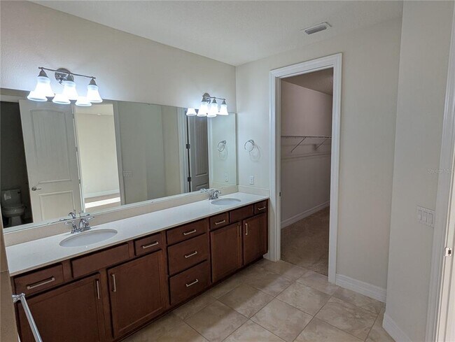 Building Photo - 1381 Patterson Ter