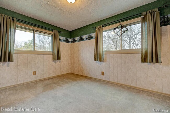 Building Photo - 5307 Metamora Rd