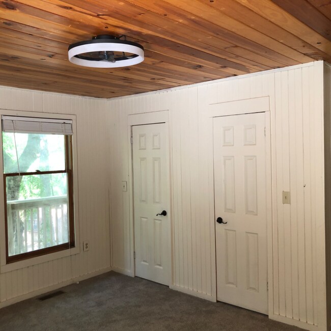 Building Photo - 107 Rockcrest Ridge