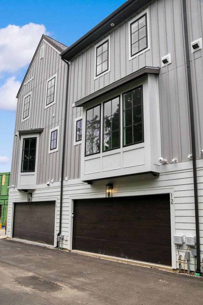 Building Photo - 16023 Goodwin Ave