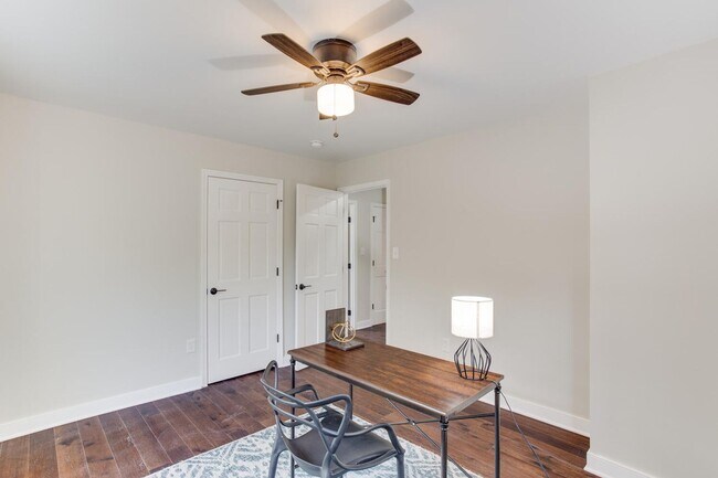 Building Photo - Fabulously Renovated 4 Bedroom, 3.5 Bathroom Home In Close in Potomac!!