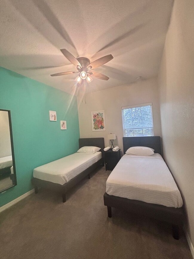 Building Photo - Resort Community Home