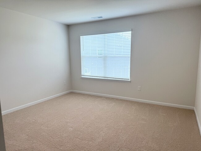Building Photo - 251 Perseus St