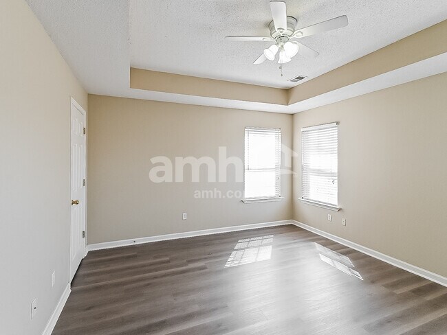 Building Photo - 7323 Red Maple Dr