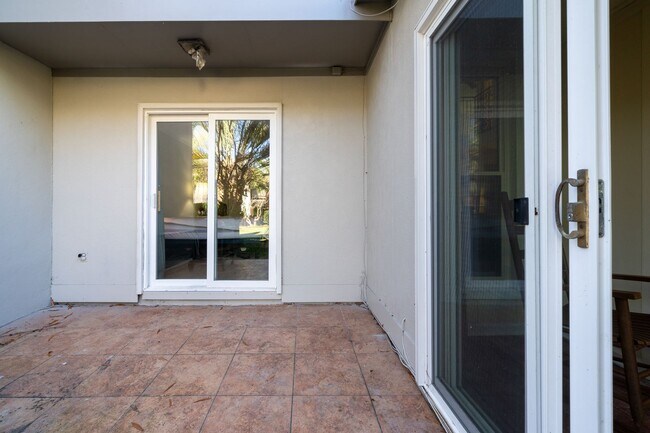 Building Photo - Mount Pleasant Townhome for Rent!