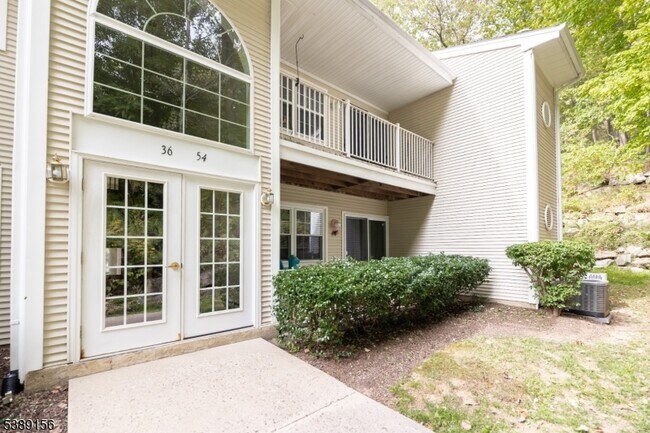 Building Photo - 52 Brookside Ln