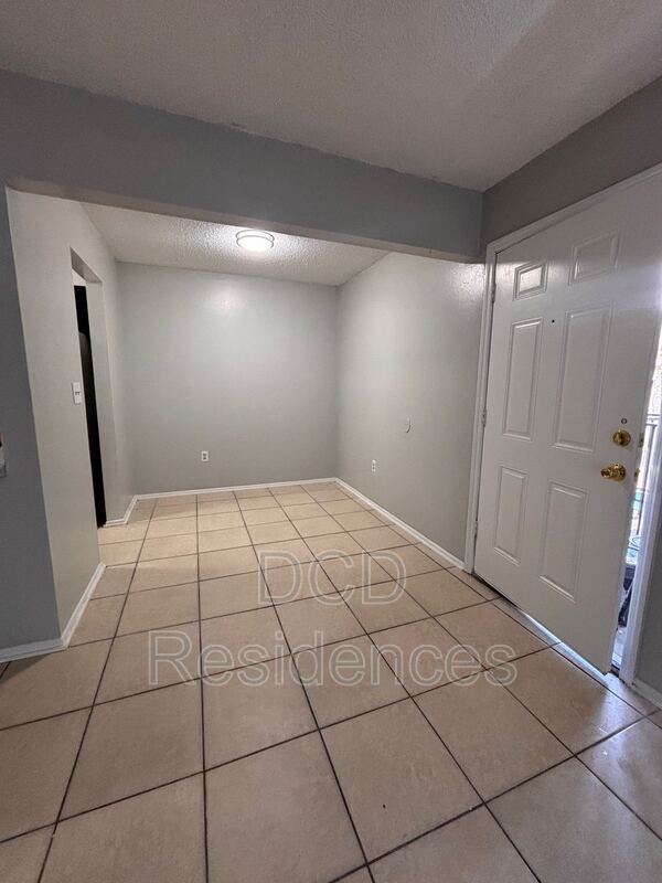 Building Photo - 3202 S Orlando Dr