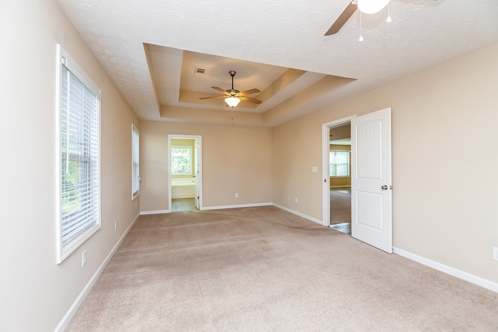 Building Photo - 23 St Charles Pl