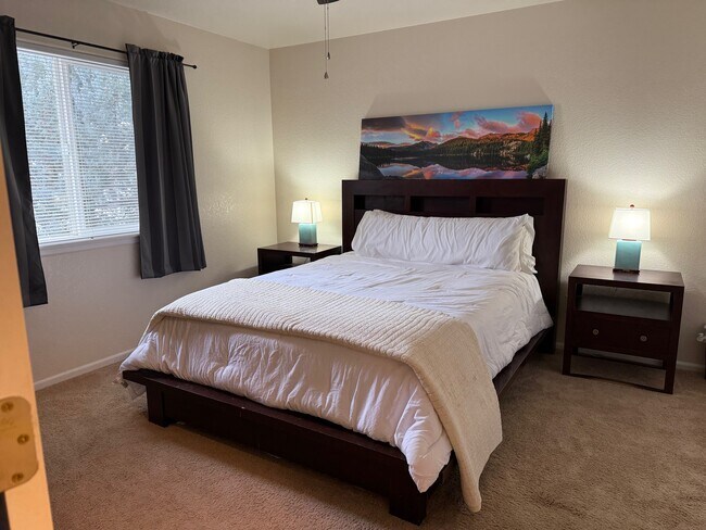 Building Photo - 802 Waterglen Dr