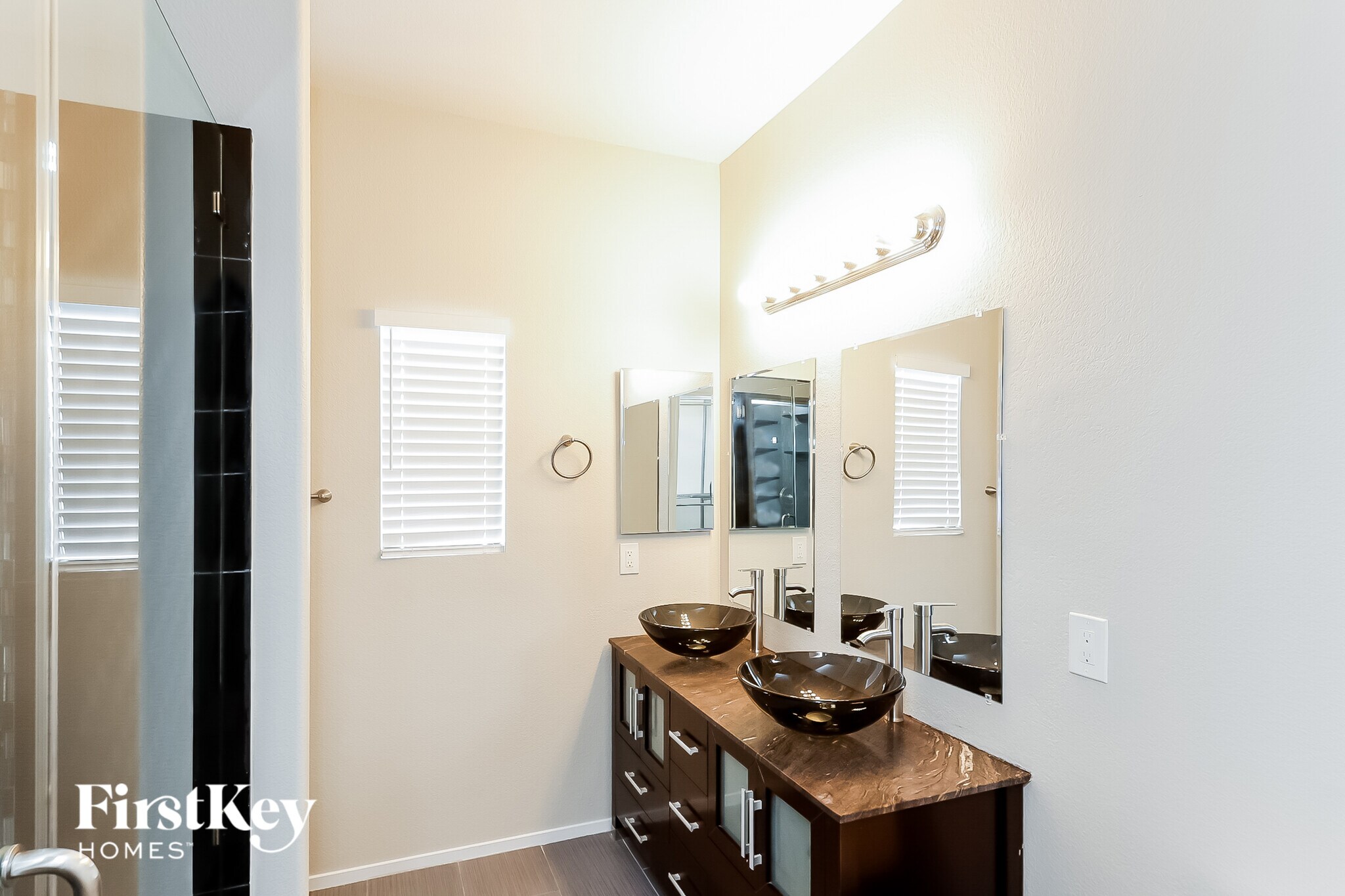 Building Photo - 9964 S Trailing Vine St