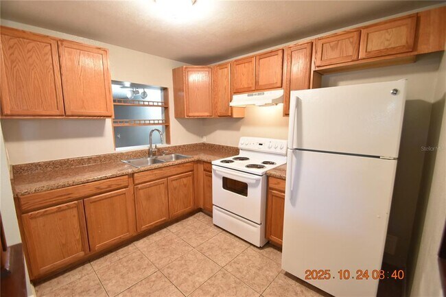 Building Photo - 10011 N 28th St