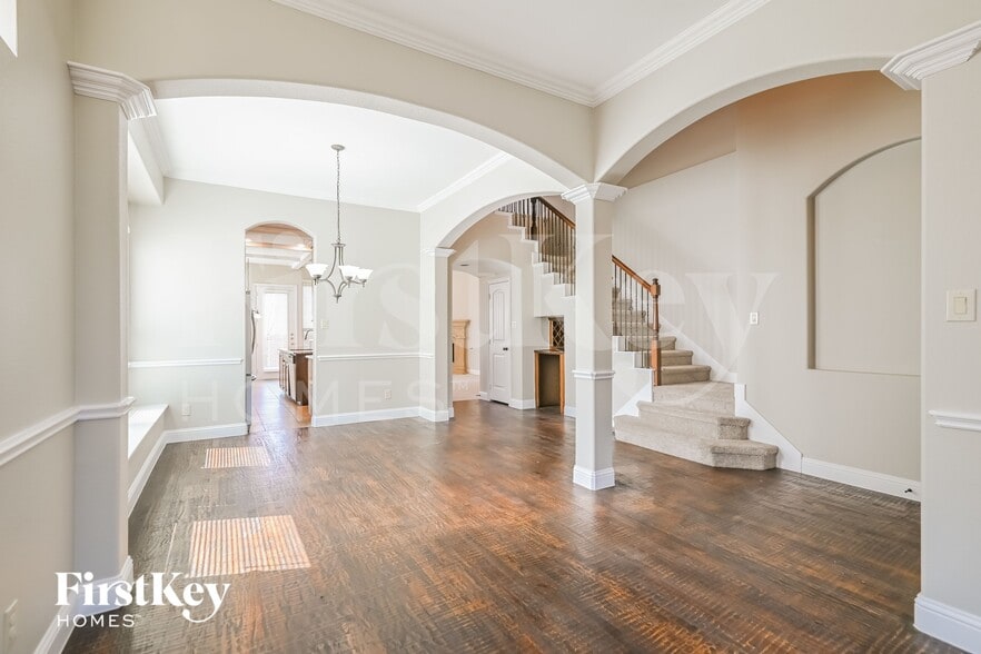 Building Photo - 1045 Dunhill Lane