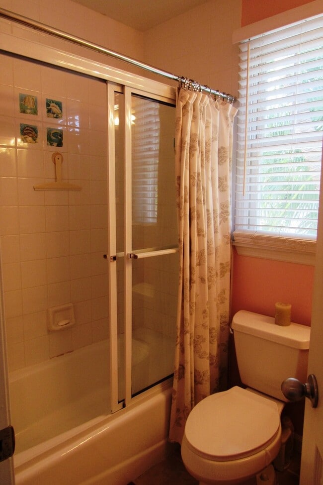 Building Photo - Fully Furnished 2 Bed 1.5 bath Home in the Key West Golf Club Community