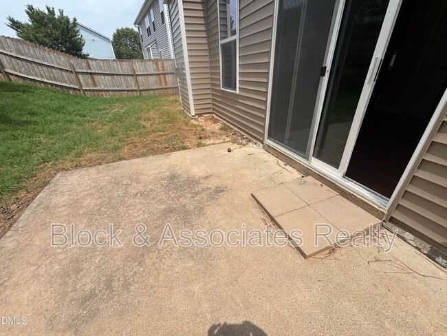 Building Photo - 4 White Spruce Ct