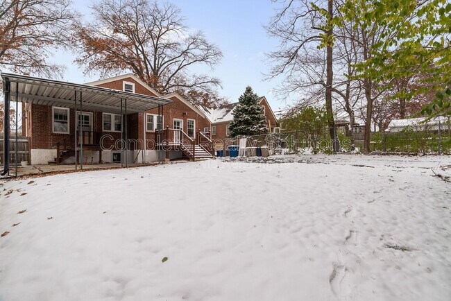 Building Photo - 8026 Wynwood Dr