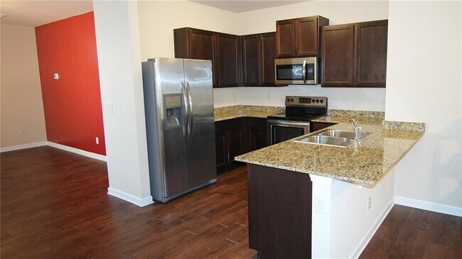 Building Photo - 813 Blue Hill Ln