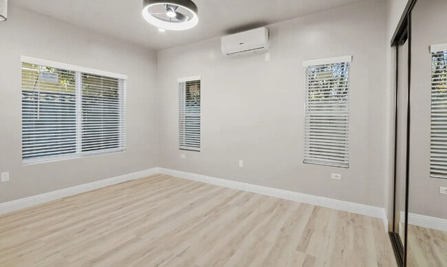 Building Photo - 10216 Ramona Ave