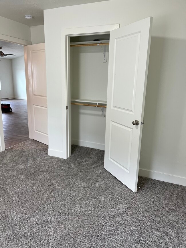 Building Photo - 2155 N 550 W