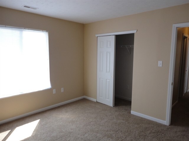 Building Photo - 695 Mountain Pine Dr