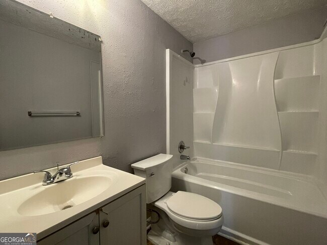 Building Photo - 1001 Traymore Dr