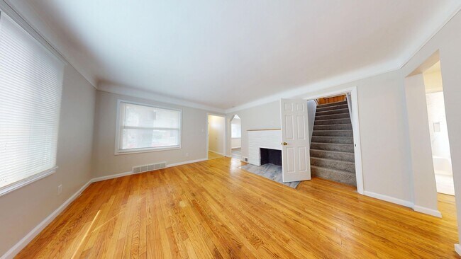 Building Photo - 11728 Minden Ave