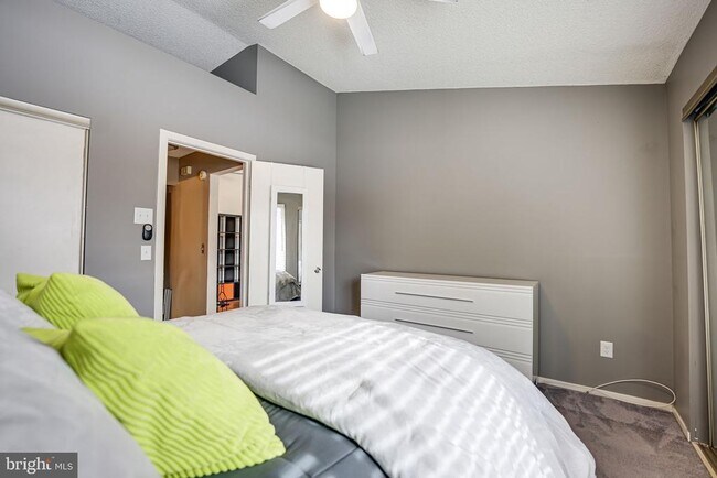 Building Photo - 11741 Summerchase Cir