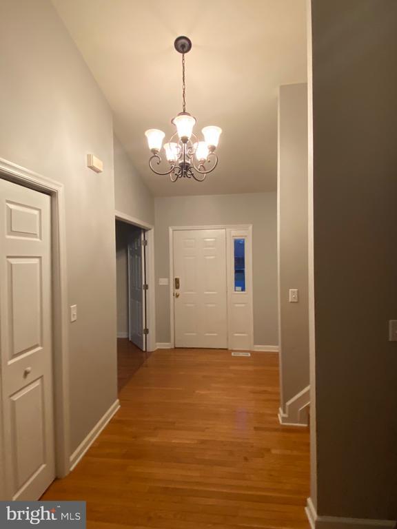 Building Photo - 702 Cloverfields Dr