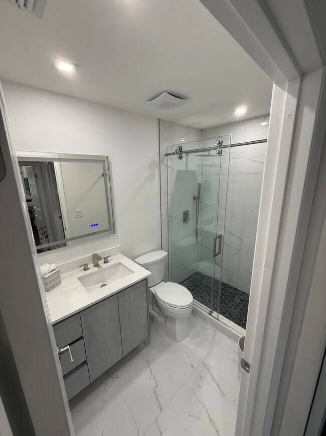 Building Photo - 12394 Westhampton Cir