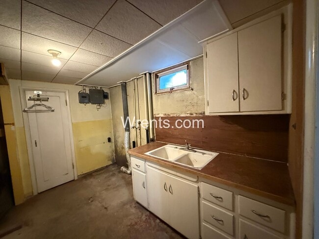Building Photo - $500 Off Move in Special on Cute Three Bedroom Home